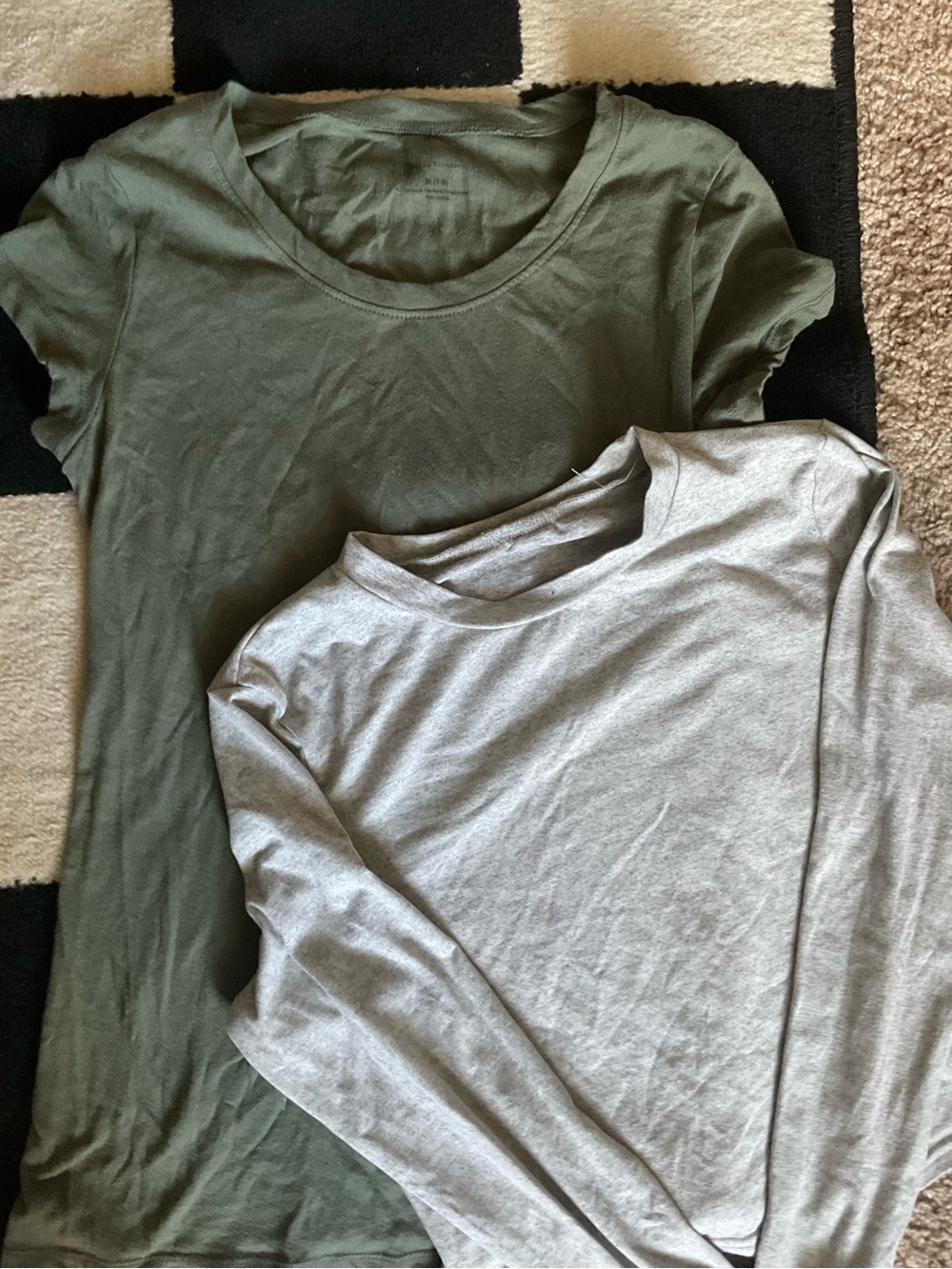 Classic Olive Short-Sleeve Tee & Light Gray Long-Sleeve Layering Set